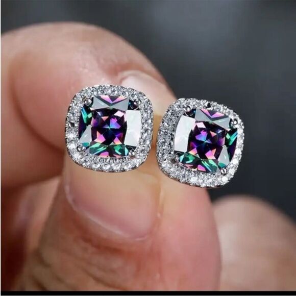 925 Sterling Silver Rainbow And White Diamond CZ Stud Earrings New In Gift Box - Picture 2 of 2